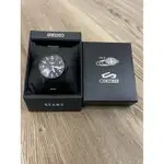 《 全球限量發行 300 枚！SEIKO 5 SPORTS X BEAMS 聯乘錶款 》鏡面有小刮痕 錶帶長度有異動過