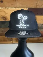 New Milwaukee Bucks NBA Basketball Black Fitted Hat Mitchell and Ness 7 1/2