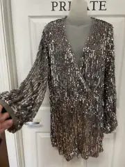NWT Boohoo Blouson Sleeve Sequin Playsuit Mauve Women’s 12