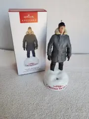 HALLMARK 2022 CLARK GRISWOLD - CHRISTMAS VACATION STORYTELLER ORNAMENT (B5)