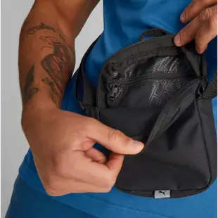 PUMA 小側背包 Plus 側背小包 側背包 側背肩包 單肩包 斜背包 隨身小包 簡約基本設計 黑色 07961301