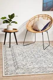 Rug Culture White & Navy Outdoor Transitional Rug