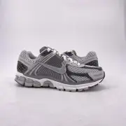 Nike Zoom Vomero 5 "IRON ORE FLAT PEWTER" 2023 - Size 7 - fd0791 012 (8190-105)