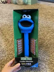Sesame Street Cookie Monster Giant Pez Musical Candy Dispenser 2004