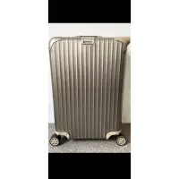 在飛比找蝦皮購物優惠-RIMOWA 限量珍藏版鈦金色行李箱，26吋，94563