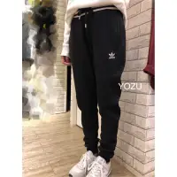 在飛比找蝦皮購物優惠-⭐️YOZU ⭐️特價七折  Adidas 愛迪達 女款 縮