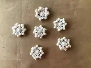 70 PCS NATURAL SNOW FLAKES RAYON VENISE APPLIQUE