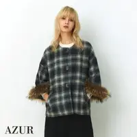 在飛比找momo購物網優惠-【AZUR】時尚女伶毛邊袖羊毛格紋斗篷外套