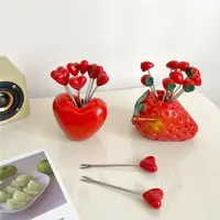 在飛比找松果購物優惠-創意可愛水果叉愛心草莓造型環保不鏽鋼材質適用西餐廳家用 (8