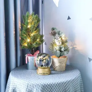聖誕樹 聖誕樹盆栽桌面擺件夜燈裝飾迷你松針雪松樹飾品家用場景布置創意 DF 交換禮物