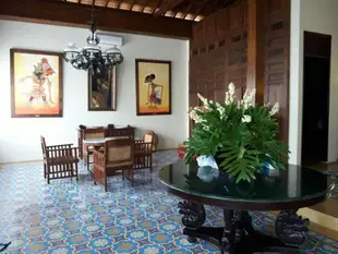 格里亞帕蒙康爪哇旅館Griya Pamengkang - Javanese House