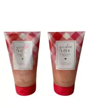 Bath & Body Works Gingham Love (Berries, Freesia) Foaming Sugar Body Scrub x2