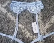 VS/love for lemon embroidered garter belt new large lt blue