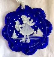 FENTON CHRISTMAS COBALT BLUE GIRL SKATING OUTDOORS SNOWFLAKE ORNAMENT NIB