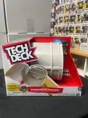 Tech Deck Transforming Pipelines Skatepark w/ Exclusive Deck