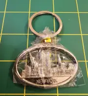 Vintage Collectible New York Statue of Liberty And Skyline Metal Keychain