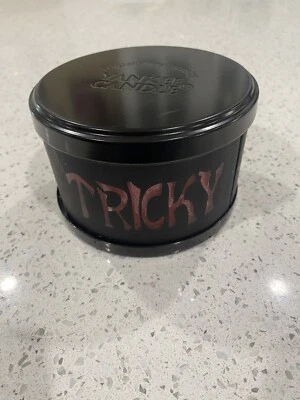 Yankee Candle Halloween Tricky Wicked Boo Candle Candy Corn Patchouli Peppermint