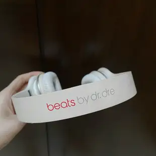 BEATS solo經典紅白耳罩式耳機白色