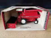 Ertl International Axial-Flow Combine with Grain Head Diecast 1:32