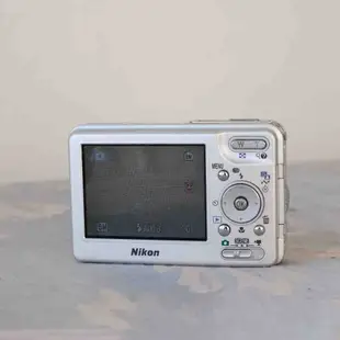 Nikon CoolPix S1 早期 CCD 數位相機 (松島菜菜子代言 輕薄)