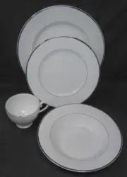 Mikasa White Ultima + Cameo Platinum 4 pc Setting Plates Soup bowl & cup HK301