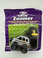 LITTLE ZOOMER RC CAR "WORLDS SMALLEST RC"