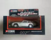 CORGI ASTON MARTIN DB5 JAMES BOND 007 'TOMORROW NEVER DIES' die-cast model car