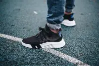 在飛比找Yahoo!奇摩拍賣優惠-Adidas EQT Bask ADV 愛迪達 男潮流鞋 黑