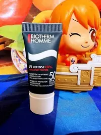 在飛比找Yahoo!奇摩拍賣優惠-BIOTHERM 碧兒泉男仕極限輕質UV防護乳5ML 百貨公