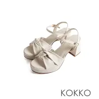 在飛比找Yahoo奇摩購物中心優惠-KOKKO甜美扭結柔軟綿羊皮粗高跟涼鞋米白色