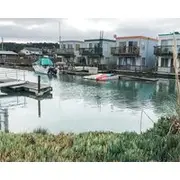 Cozy Dog Friendly Bay Cottage On The Canal, Bbq And Private Patio