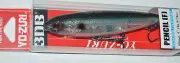 yo zuri 3db 3d pencil bass lure 4" 9/16oz r1100-psh prism shad walk the dog