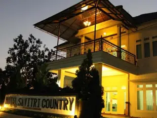 薩維特利鄉村飯店Hotel Savitri Country