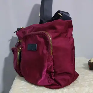 美國品牌SUMDEX 時尚休旅袋 (She Rules-Soft 極致無限系列 NOA-726AM) 磚紅色亮麗典雅