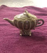 NEW VINTAGE BEJEWELED GENIE LAMP MUSIC BOX