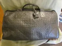 在飛比找Yahoo!奇摩拍賣優惠-Bottega Veneta LARGE DUFFEL BA