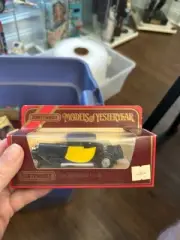 LESNEY MATCHBOX 1983 YESTERYEAR Y24 Black+YEW 1928 BUGATTI BLACK Seats 13mm