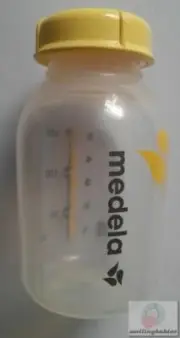 Medela 150ml breast milk coloured collection bottles with cap