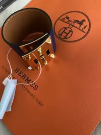 在飛比找Yahoo!奇摩拍賣優惠-Hermès 愛馬仕 保證正品 全新 寬版 深藍金皮質手環