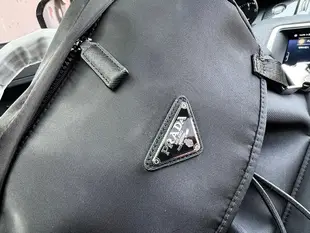 【二手包包】“Prada普拉達”雙肩包  Prada普拉達 品牌Logo標志拉鏈開合 皮革尼龍 背包雙肩包 NO1532