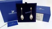 Swarovski Citrus Drop Pierced Earrings Leaf Shape Clear Crystal NEW 5112125