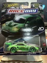 HOT WHEELS REXY PORSCHE 911 GT3 R (992) W/ REAL RIDERS.