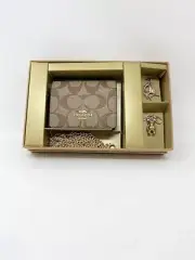 NWT NEW Coach Boxed Mini Wallet On A Chain In Blocked Signature Canvas C7355