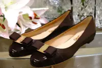 在飛比找Yahoo!奇摩拍賣優惠-Ferragamo Varina Bow Pump 蝴蝶結 