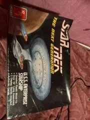 AMT Ertl Star Trek The Next Generation USS Enterprise Plastic Model Kit 6619