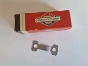 NOS OEM Genuine Briggs & Stratton Engine Connecting Rod Lock Plate. Part 222114