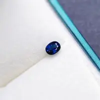 在飛比找Yahoo!奇摩拍賣優惠-天然無燒皇家藍藍寶石裸石 規格：4*4.9*2.8mm 重量