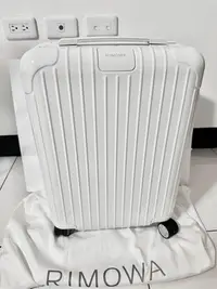 在飛比找Yahoo!奇摩拍賣優惠-RIMOWA 白色 20吋 登機箱 全新品 非 LV Cha