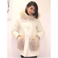 在飛比找蝦皮購物優惠-日本 rirandture 狐狸毛牛角扣大衣外套