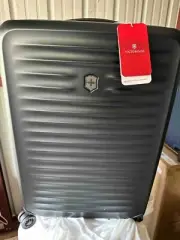 Victorinox Airox Advanced Large Spinner Suitcase Black 30"